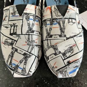 NWT, no box. Calling all Star Wars fans!!